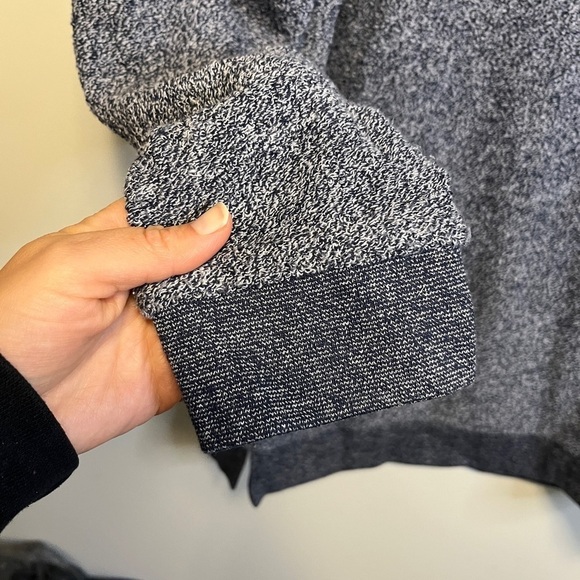 Woolly Threads Kentucky V-Neck Pull Over - Picture 7 of 8